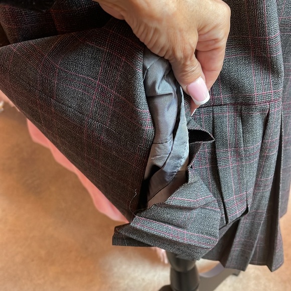 Such a Chic , Classy and Feminine Coat - Picture 11 of 15